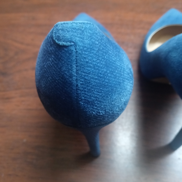 Diane von Furstenberg, Blue high heels, size 8B - Picture 3 of 9